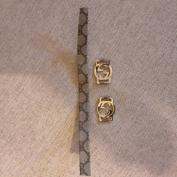 GUCCI logos w straps + Gucci Keychain repurporse from Gucci bag Firm price - Picture 8 of 16